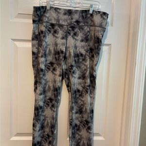 J. Jill Fit Performance Leggings. Size L. Gray and Black Tie-Dye Leggings